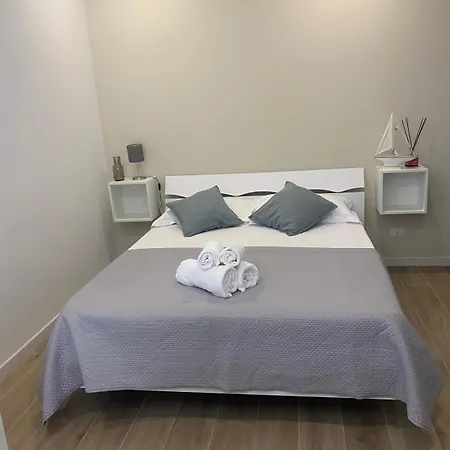 Amare House Feriehus Bari